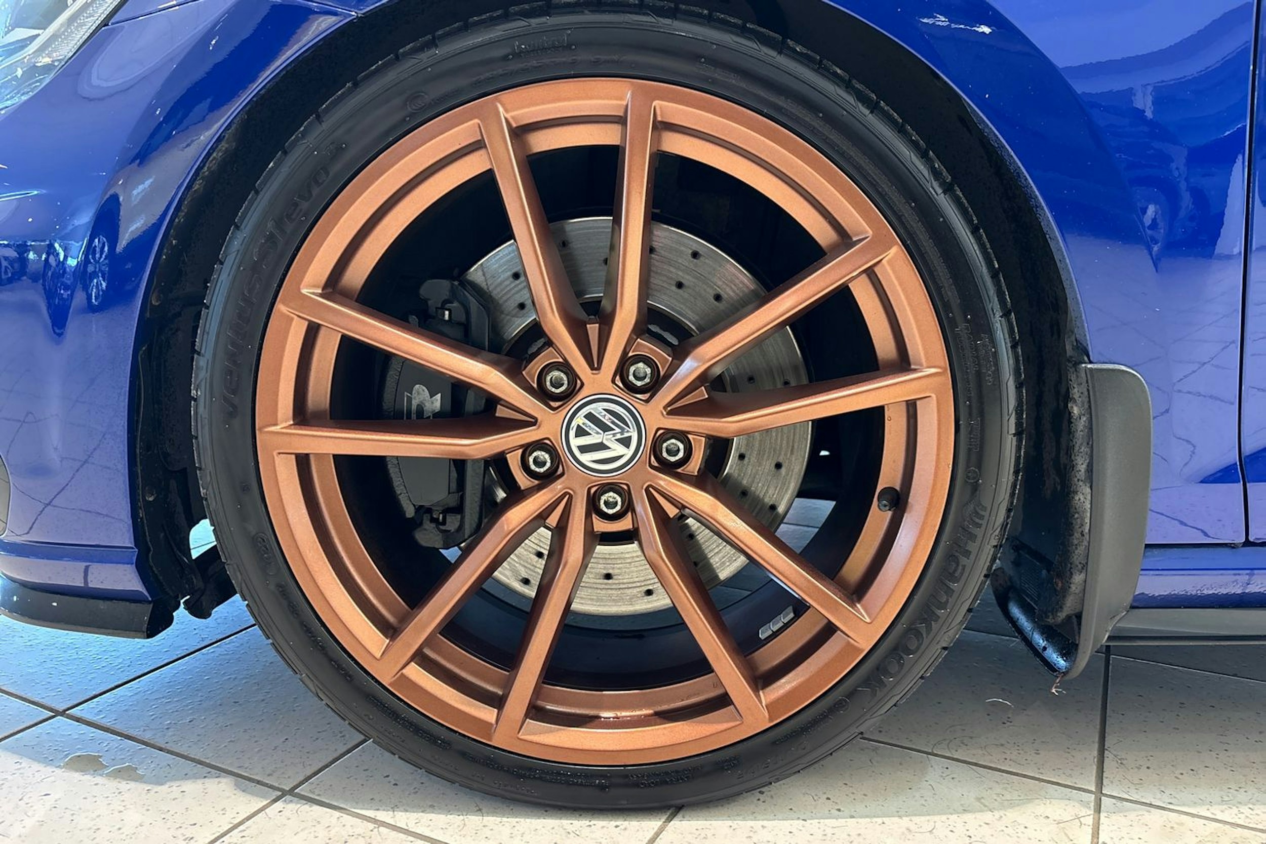 Sininen Volkswagen GOLF 2019 kuva 11.