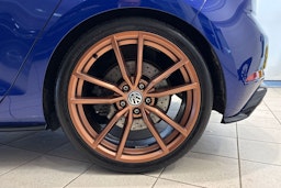 Sininen Volkswagen GOLF 2019 kuva 13.
