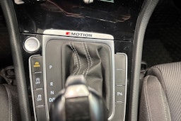 Sininen Volkswagen GOLF 2019 kuva 27.
