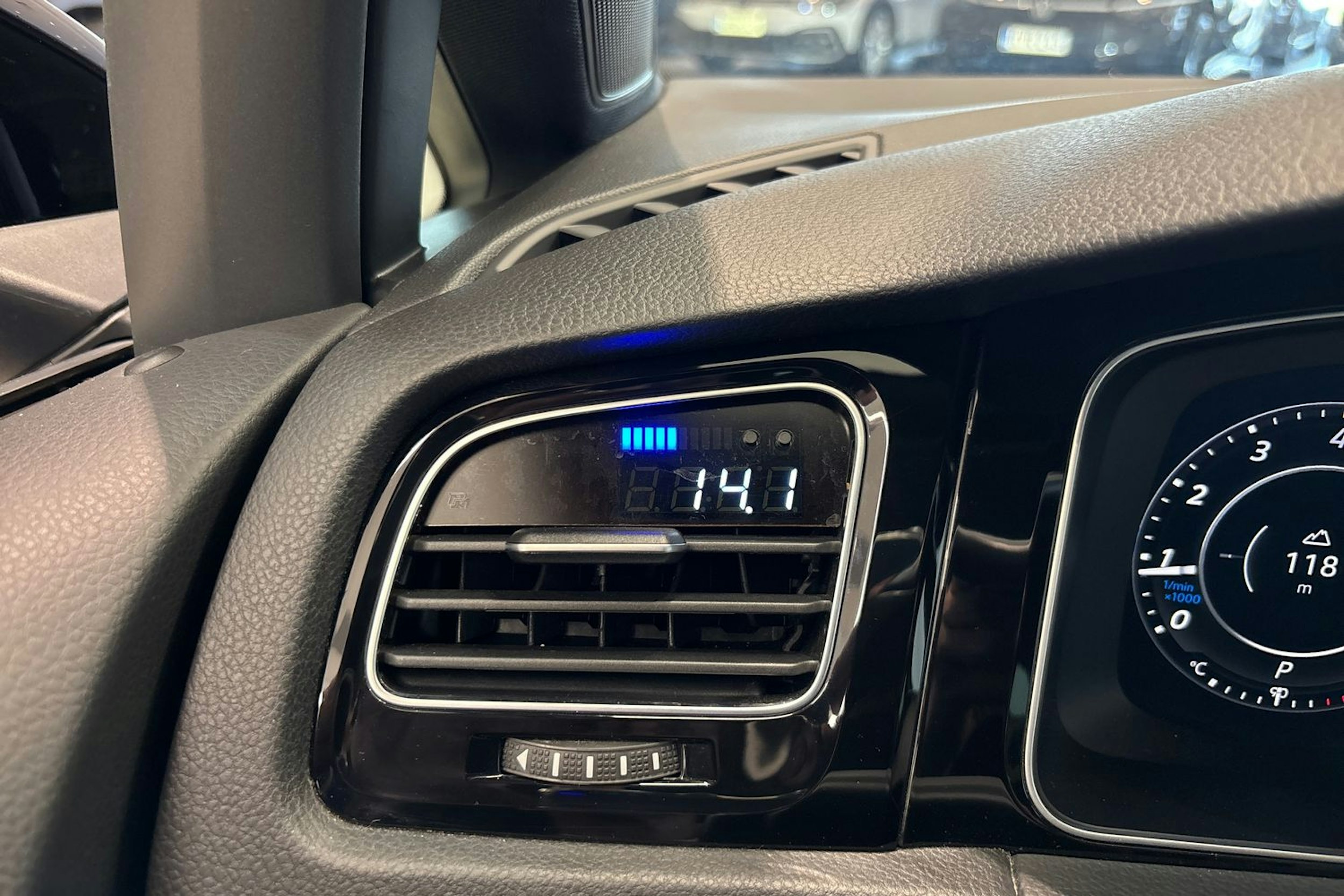 Sininen Volkswagen GOLF 2019 kuva 28.