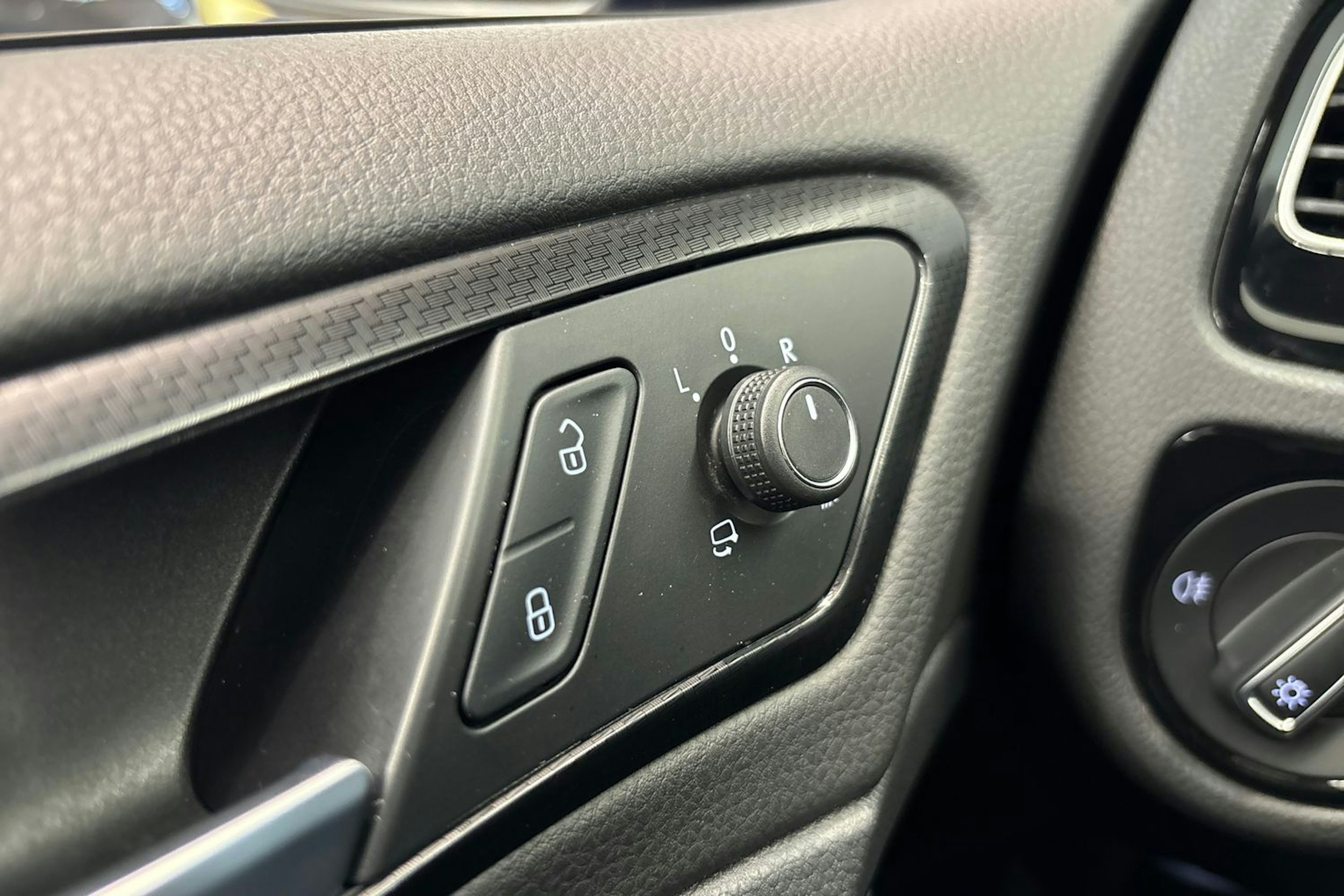 Sininen Volkswagen GOLF 2019 kuva 29.