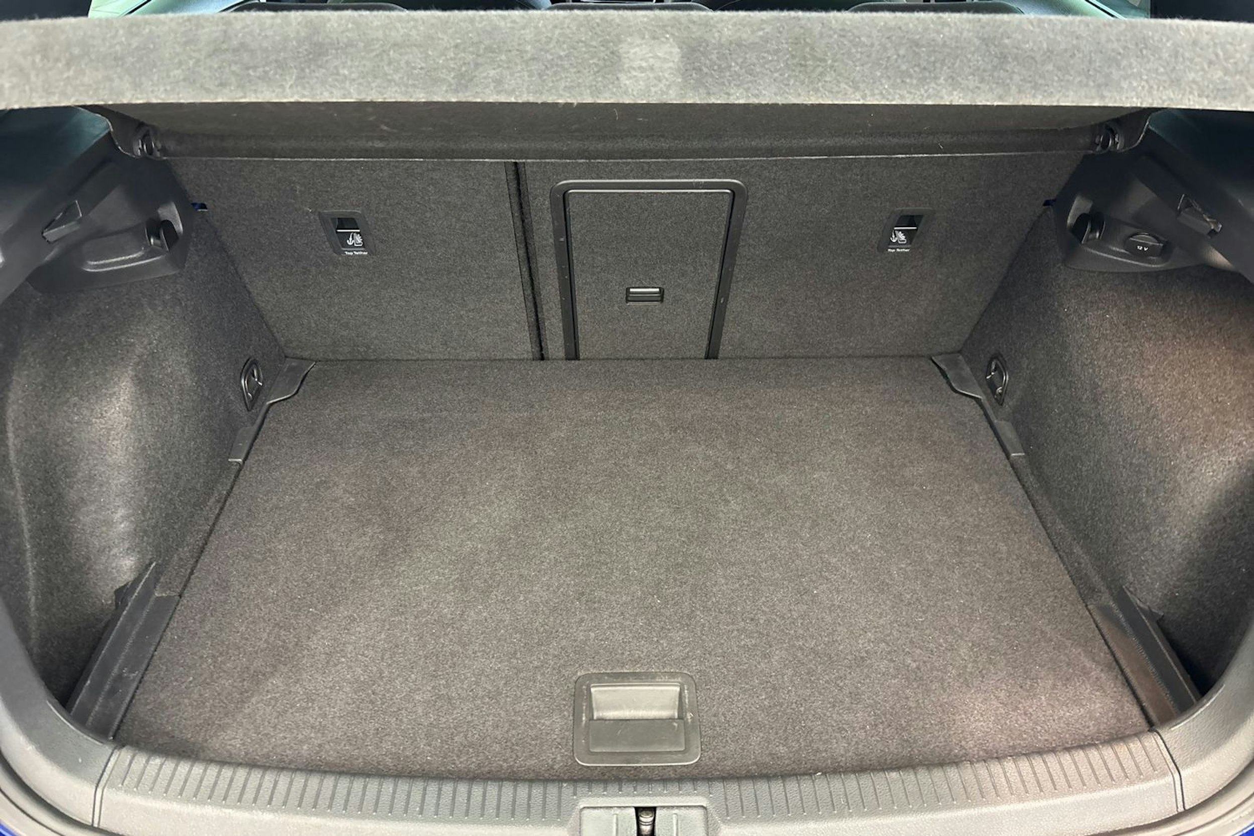 Sininen Volkswagen GOLF 2019 kuva 34.