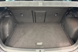 Sininen Volkswagen GOLF 2019 kuva 34.