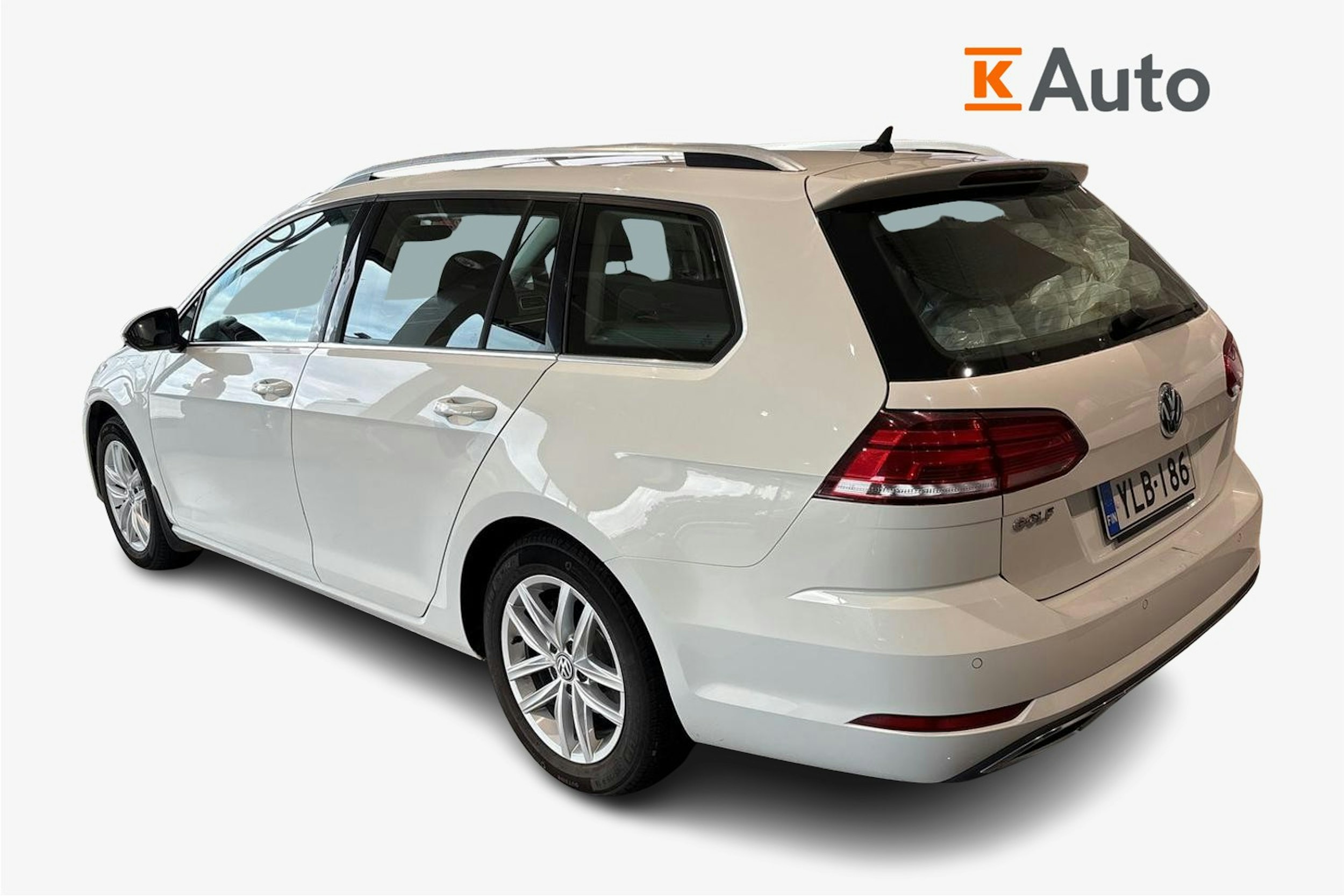 valkoinen Volkswagen Golf 2019 kuva 2.