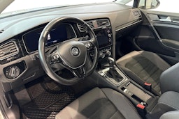 valkoinen Volkswagen Golf 2019 kuva 6.
