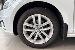 valkoinen Volkswagen Golf 2019 kuva 9.