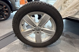 valkoinen Volkswagen Golf 2019 kuva 10.