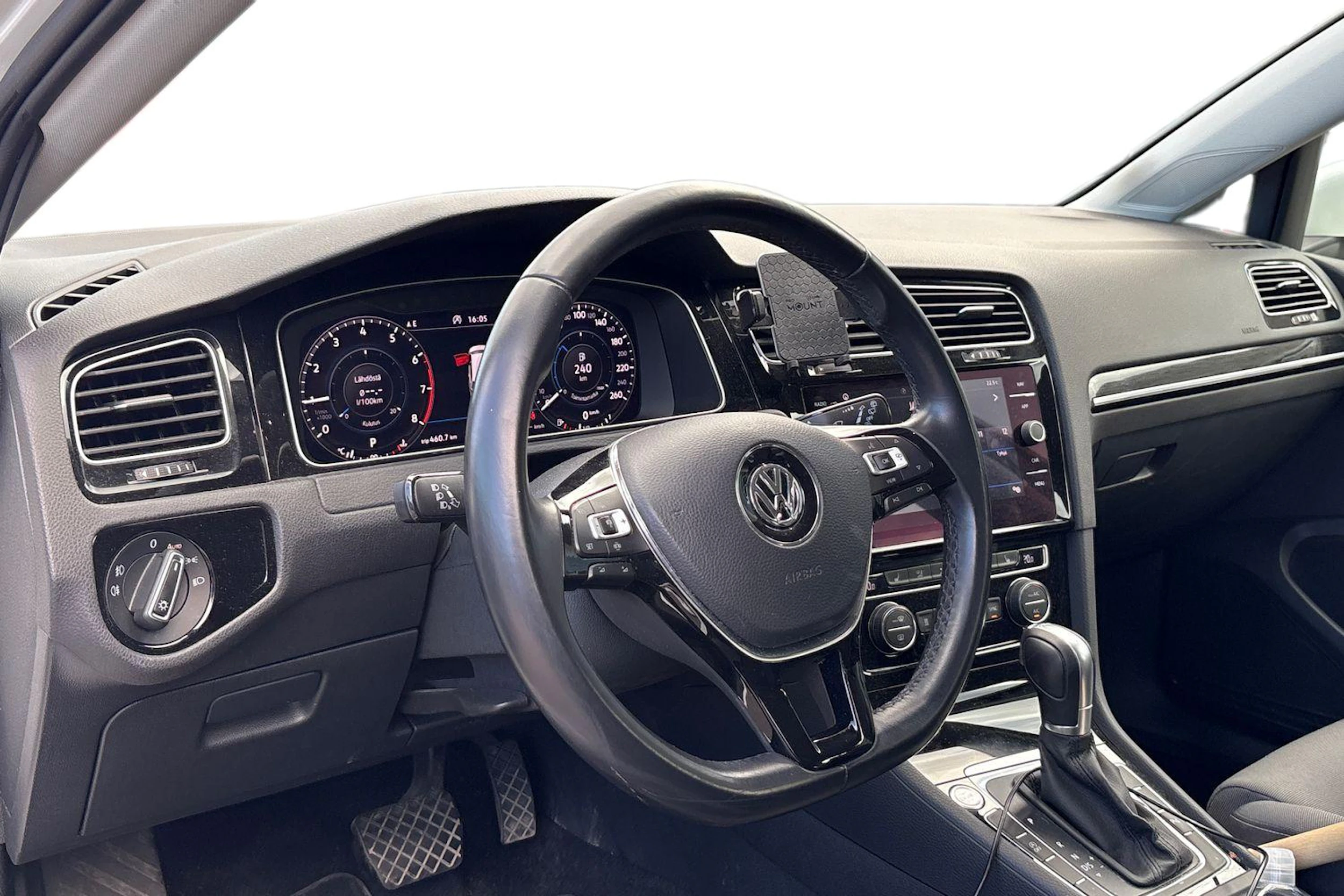 valkoinen Volkswagen Golf 2019 kuva 3.