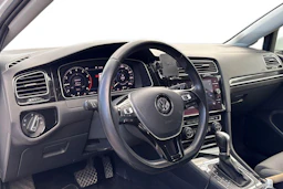 valkoinen Volkswagen Golf 2019 kuva 3.