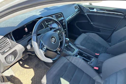 valkoinen Volkswagen Golf 2019 kuva 3.