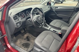 punainen Volkswagen Golf 2019 kuva 3.