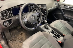 punainen Volkswagen Golf 2019 kuva 3.
