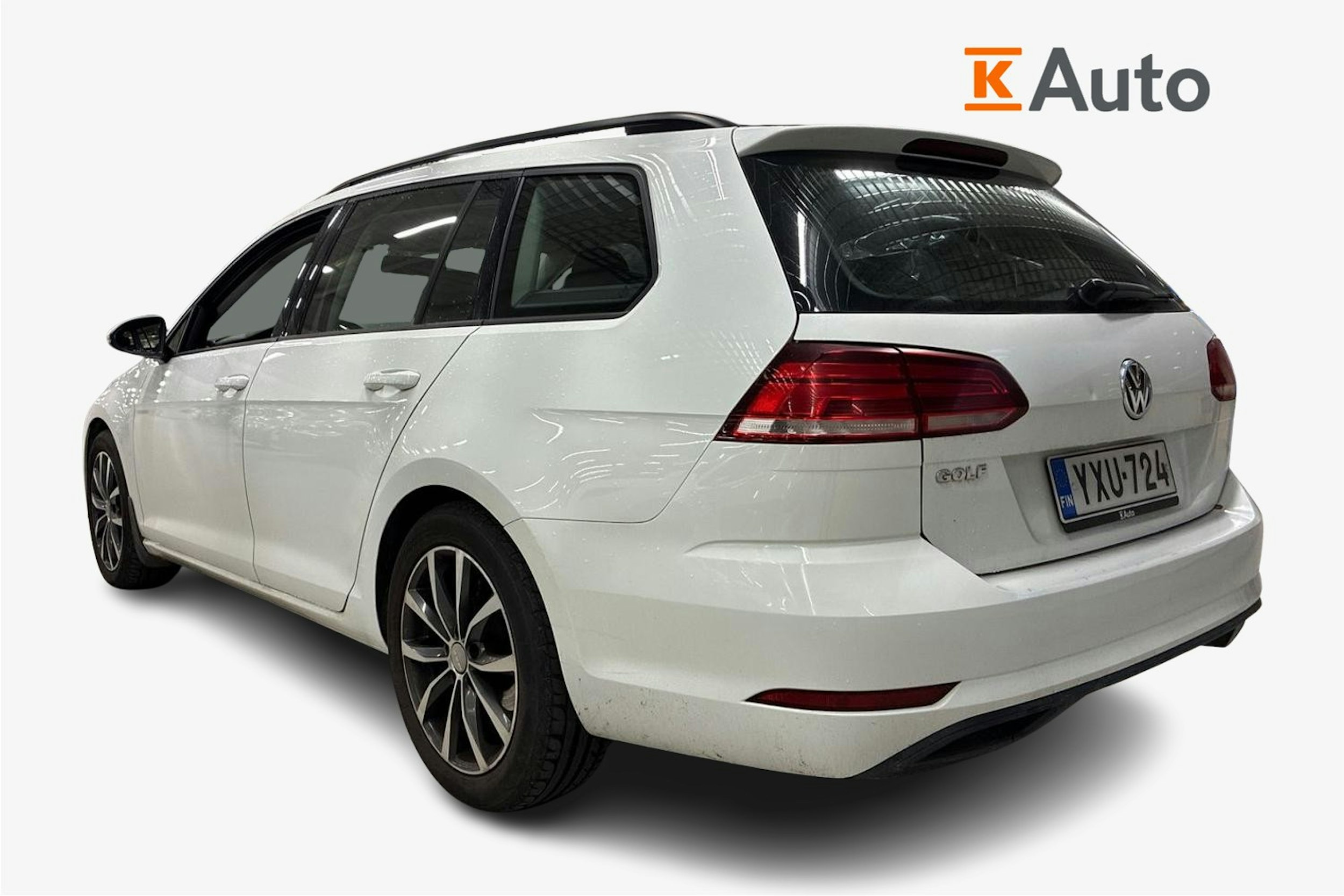 valkoinen Volkswagen Golf 2019 kuva 2.