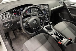 valkoinen Volkswagen Golf 2019 kuva 7.