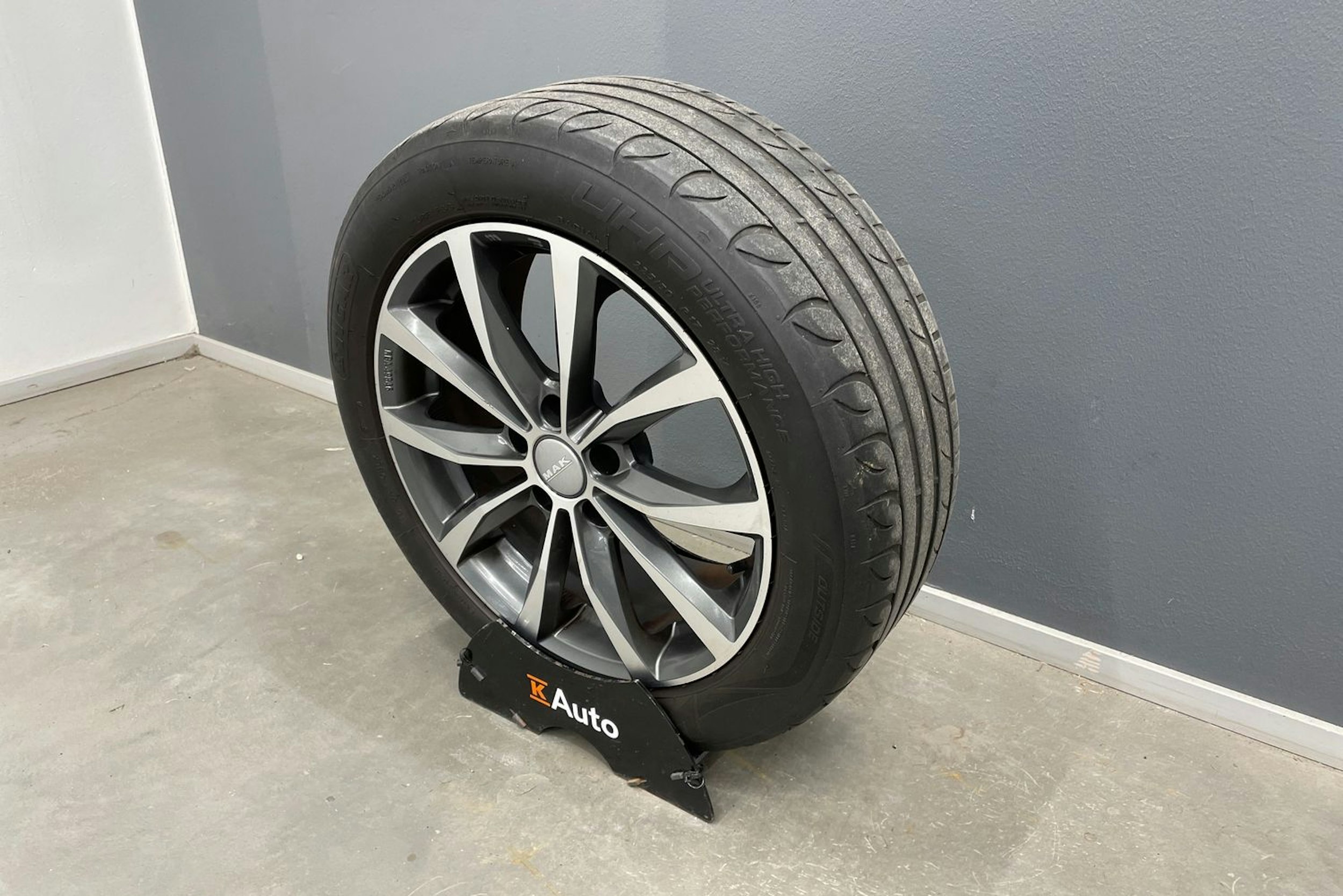 valkoinen Volkswagen Golf 2019 kuva 14.