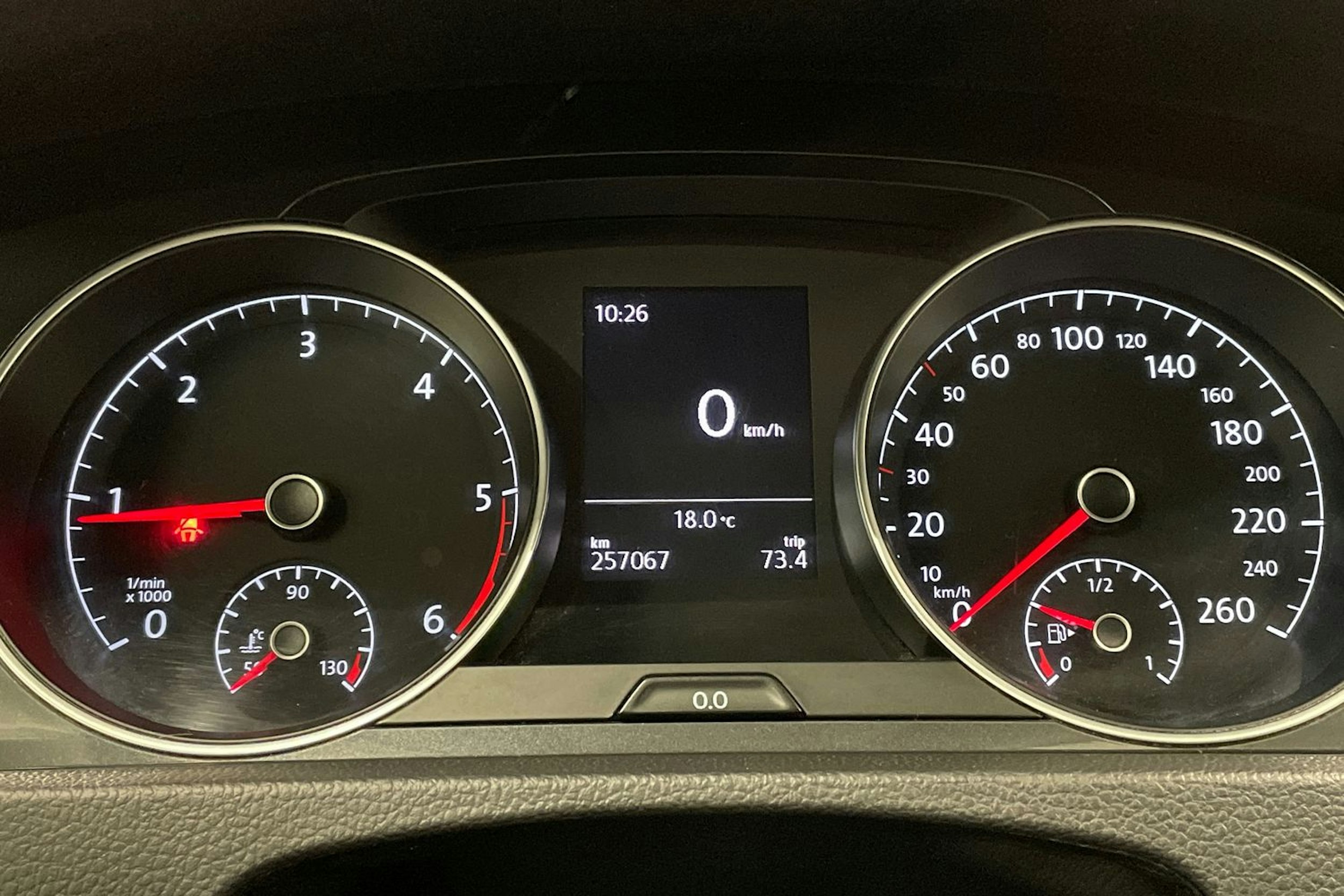 valkoinen Volkswagen Golf 2019 kuva 16.