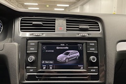 valkoinen Volkswagen Golf 2019 kuva 18.