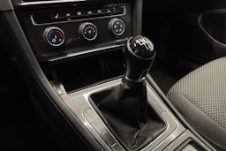 valkoinen Volkswagen Golf 2019 kuva 19.