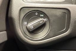 valkoinen Volkswagen Golf 2019 kuva 20.