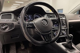 valkoinen Volkswagen Golf 2019 kuva 21.