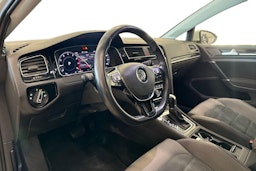 valkoinen Volkswagen Golf 2019 kuva 6.