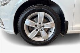 valkoinen Volkswagen Golf 2019 kuva 9.