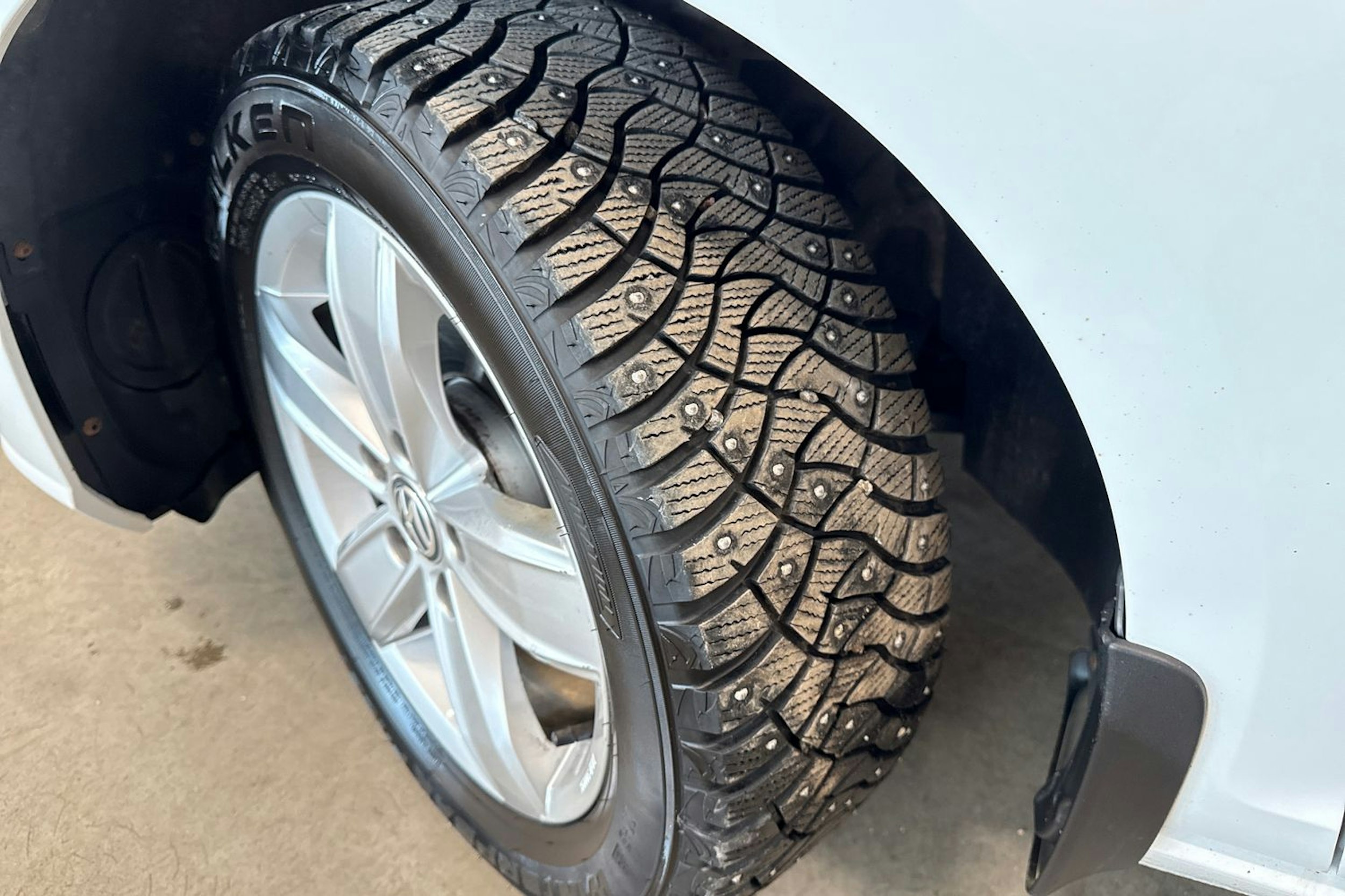 valkoinen Volkswagen Golf 2019 kuva 10.