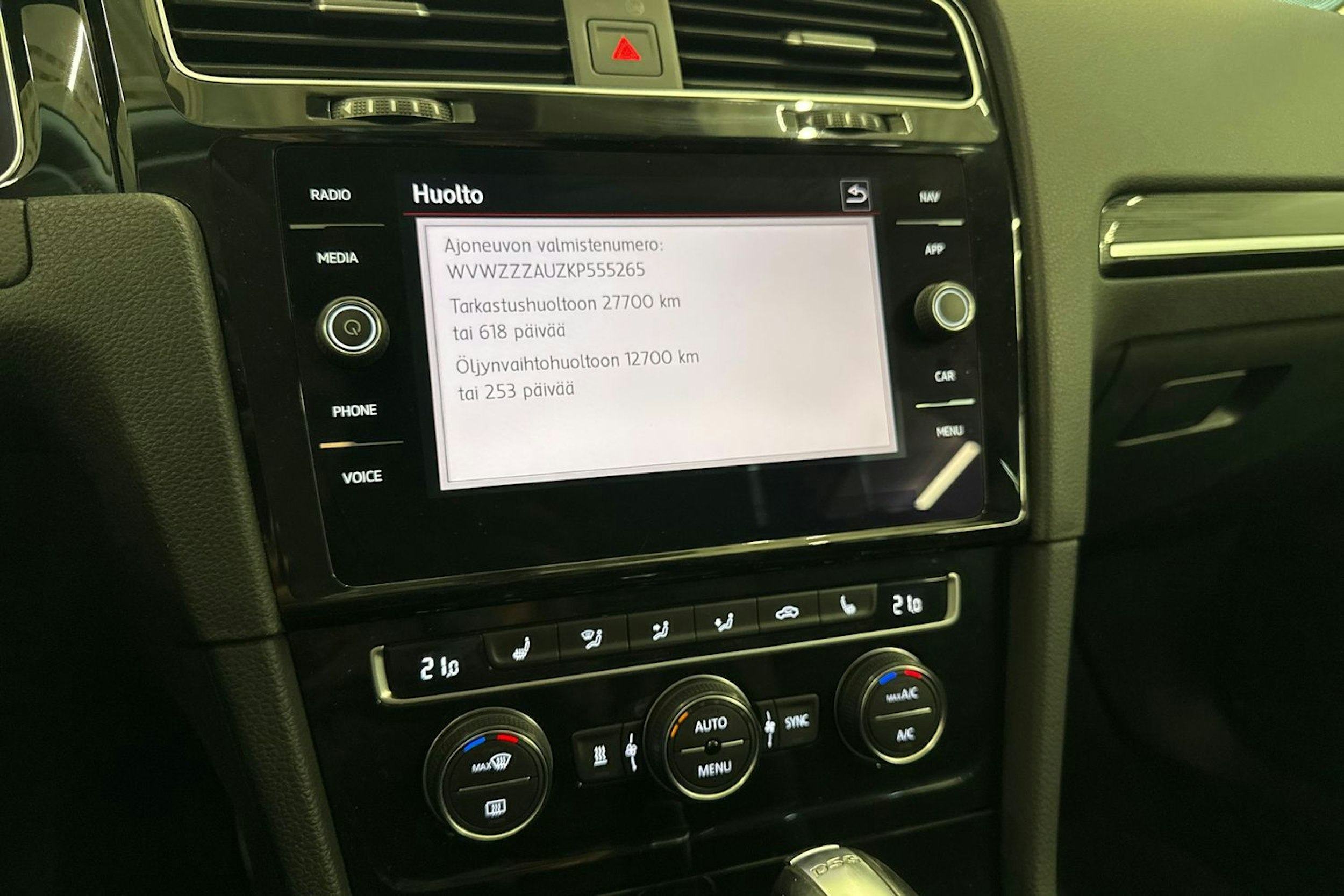 valkoinen Volkswagen Golf 2019 kuva 21.