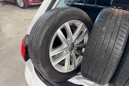 valkoinen Volkswagen Golf 2019 kuva 24.