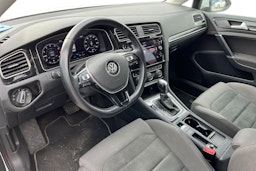 valkoinen Volkswagen Golf 2019 kuva 3.