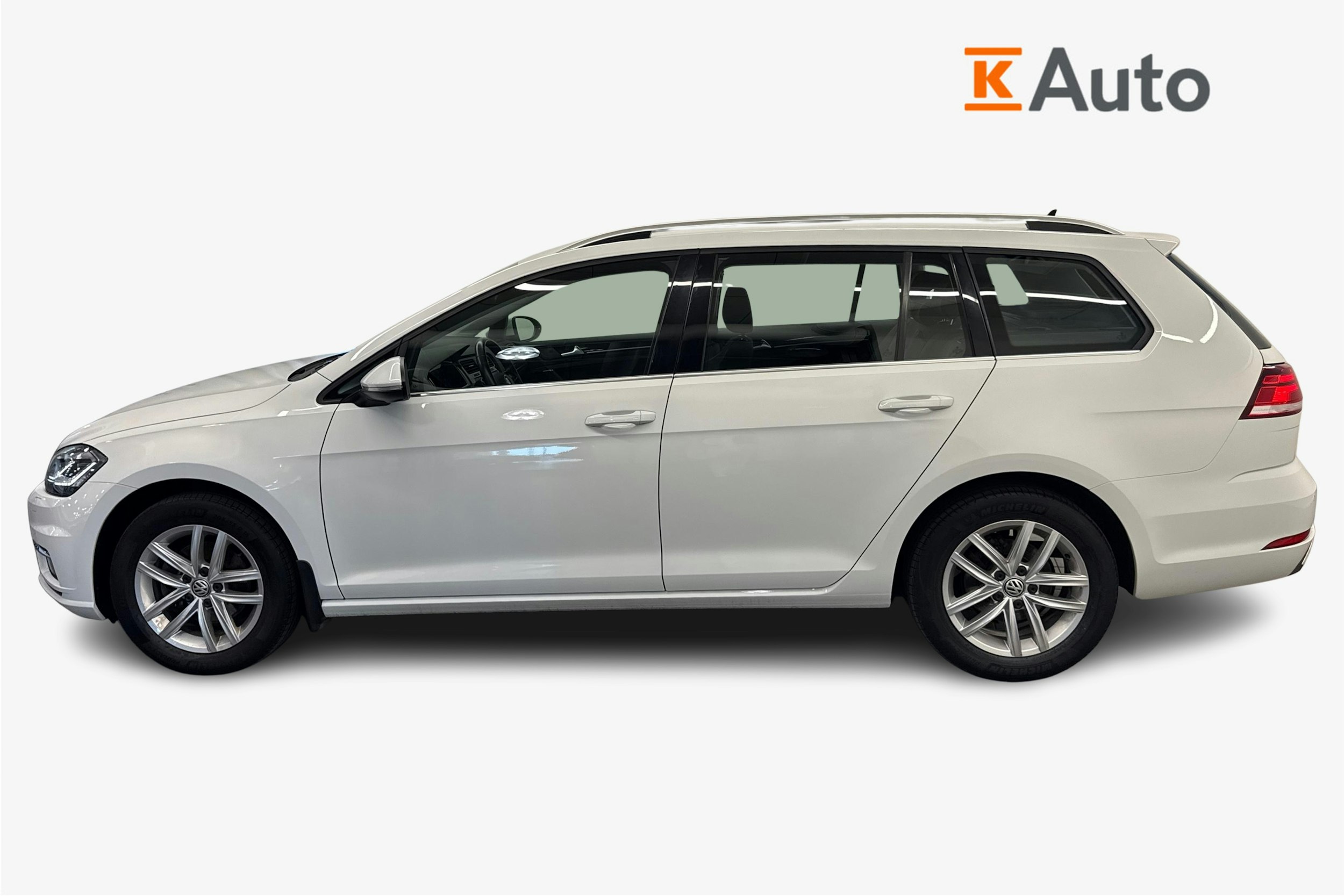 Valkoinen Volkswagen GOLF 2019 kuva 6.
