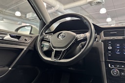 Valkoinen Volkswagen GOLF 2019 kuva 17.