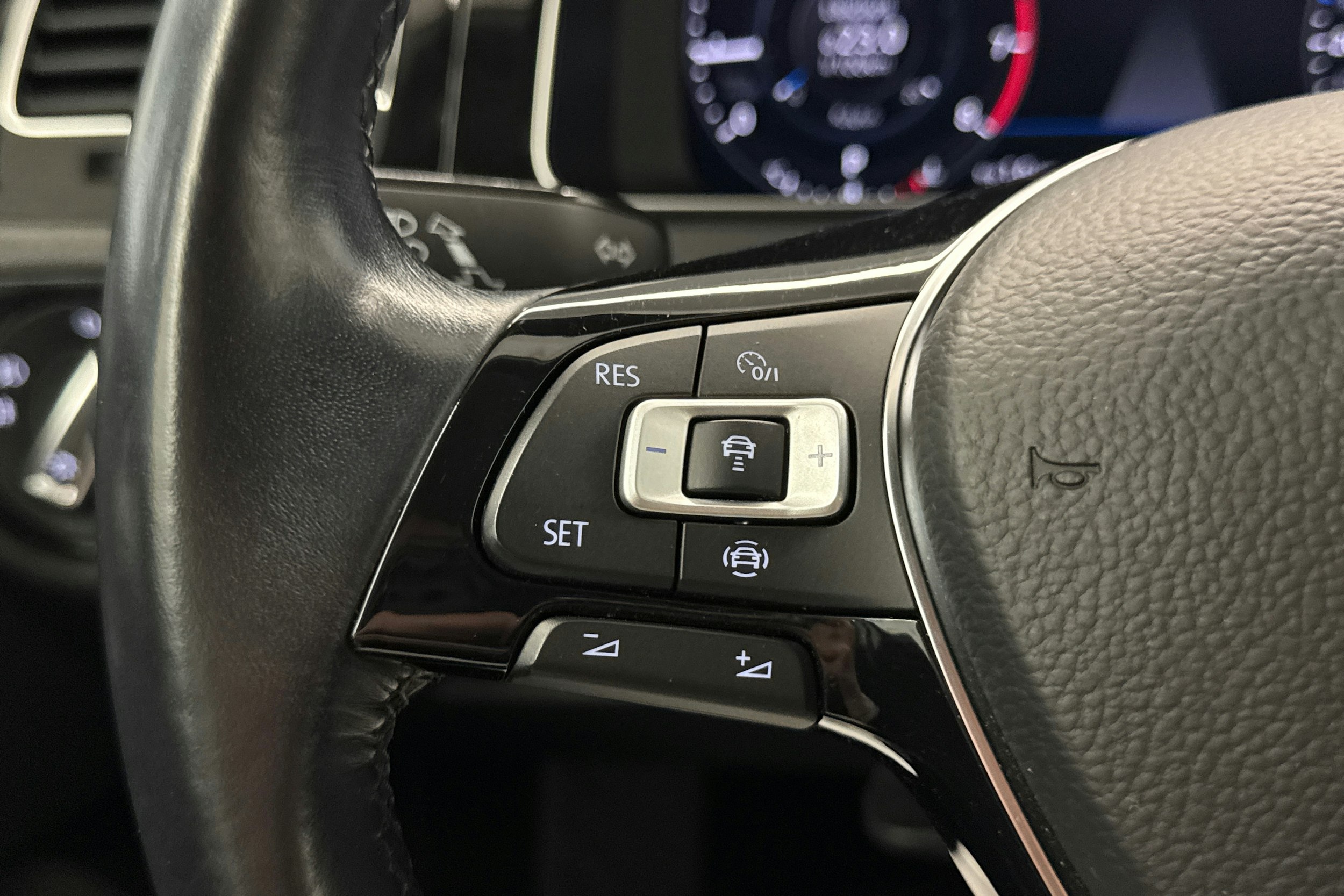 Valkoinen Volkswagen GOLF 2019 kuva 22.