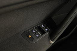 Valkoinen Volkswagen GOLF 2019 kuva 25.