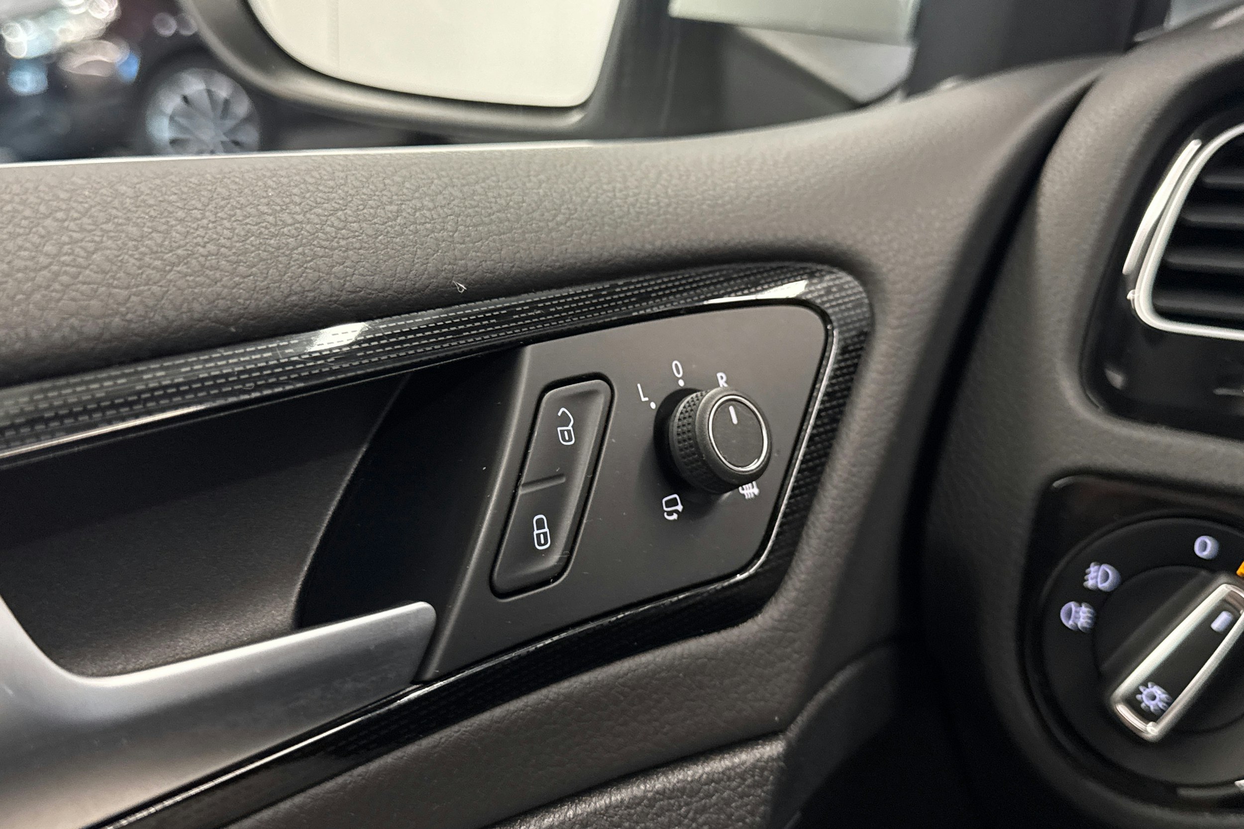 Valkoinen Volkswagen GOLF 2019 kuva 26.