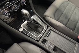 Valkoinen Volkswagen GOLF 2019 kuva 27.