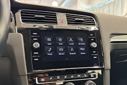 Valkoinen Volkswagen GOLF 2019 kuva 29.
