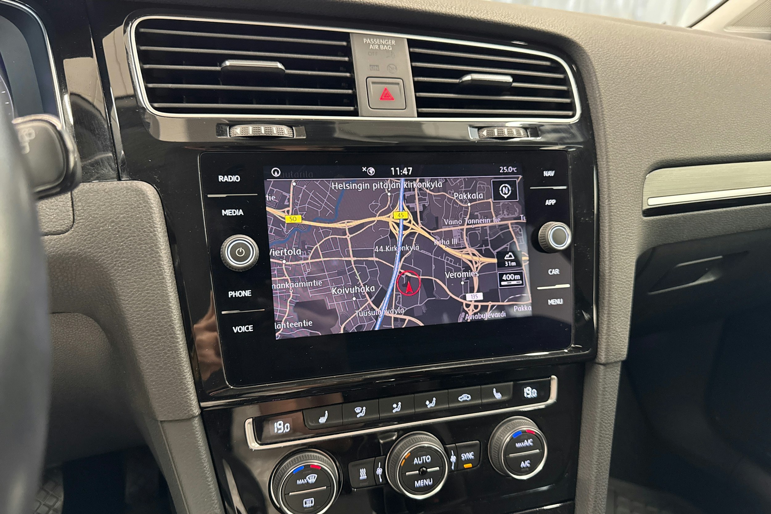 Valkoinen Volkswagen GOLF 2019 kuva 31.