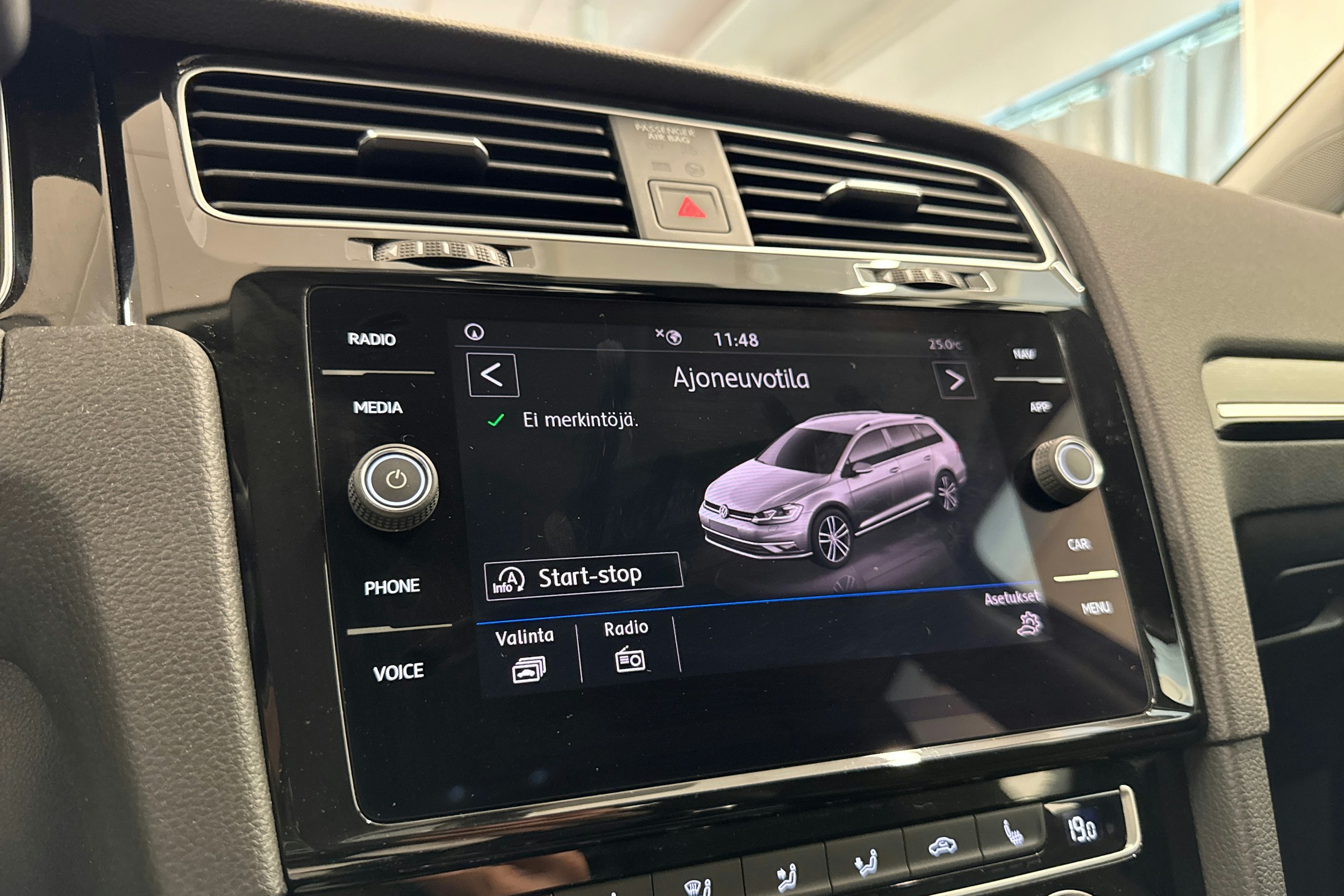 Valkoinen Volkswagen GOLF 2019 kuva 33.