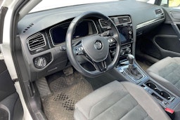 valkoinen Volkswagen Golf 2019 kuva 3.