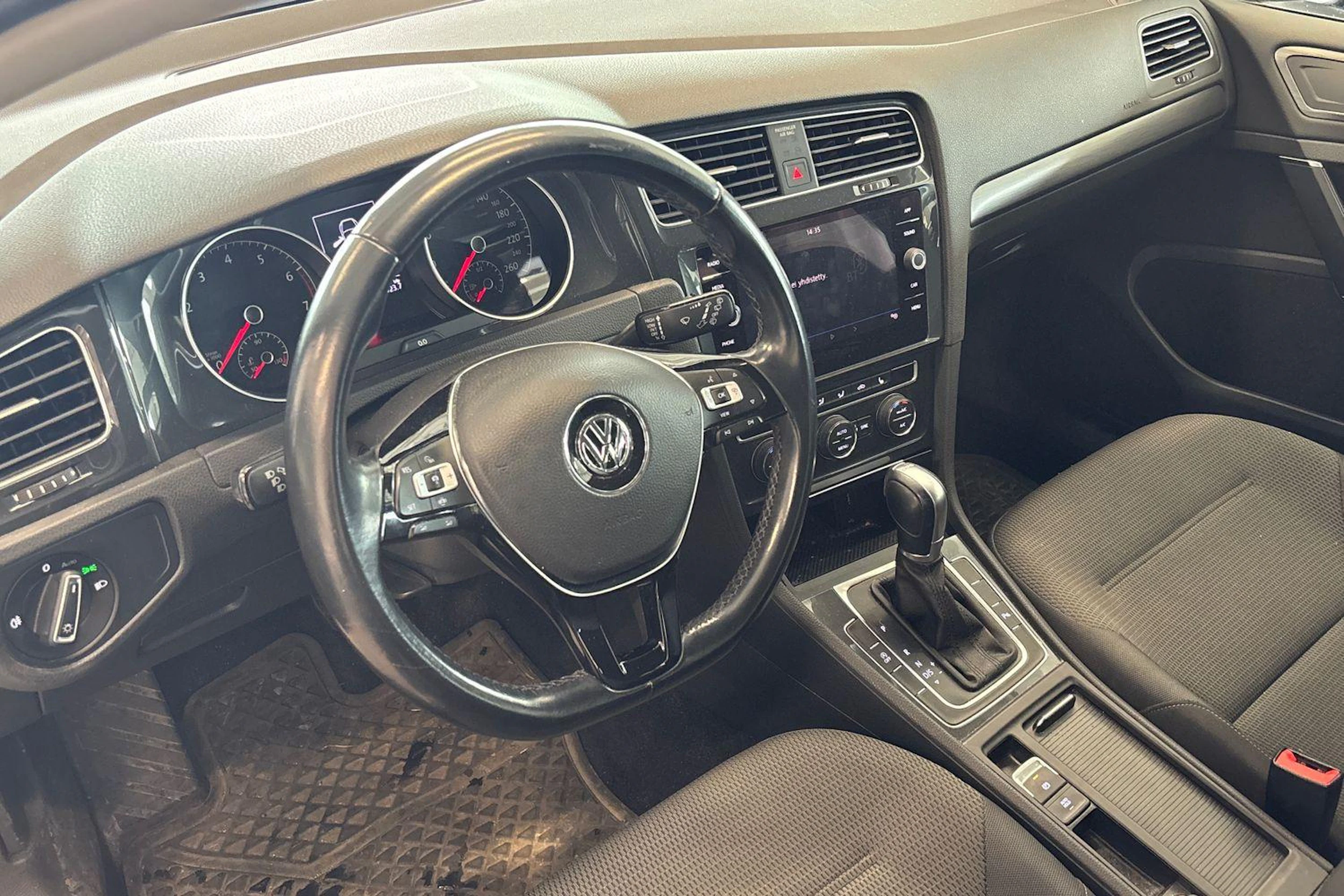 Harmaa Volkswagen GOLF 2019 kuva 3.