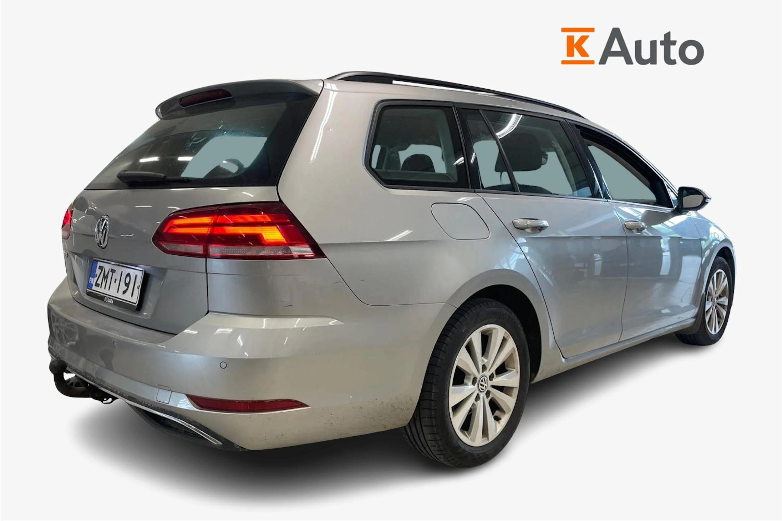 harmaa Volkswagen Golf 2019 kuva 2.