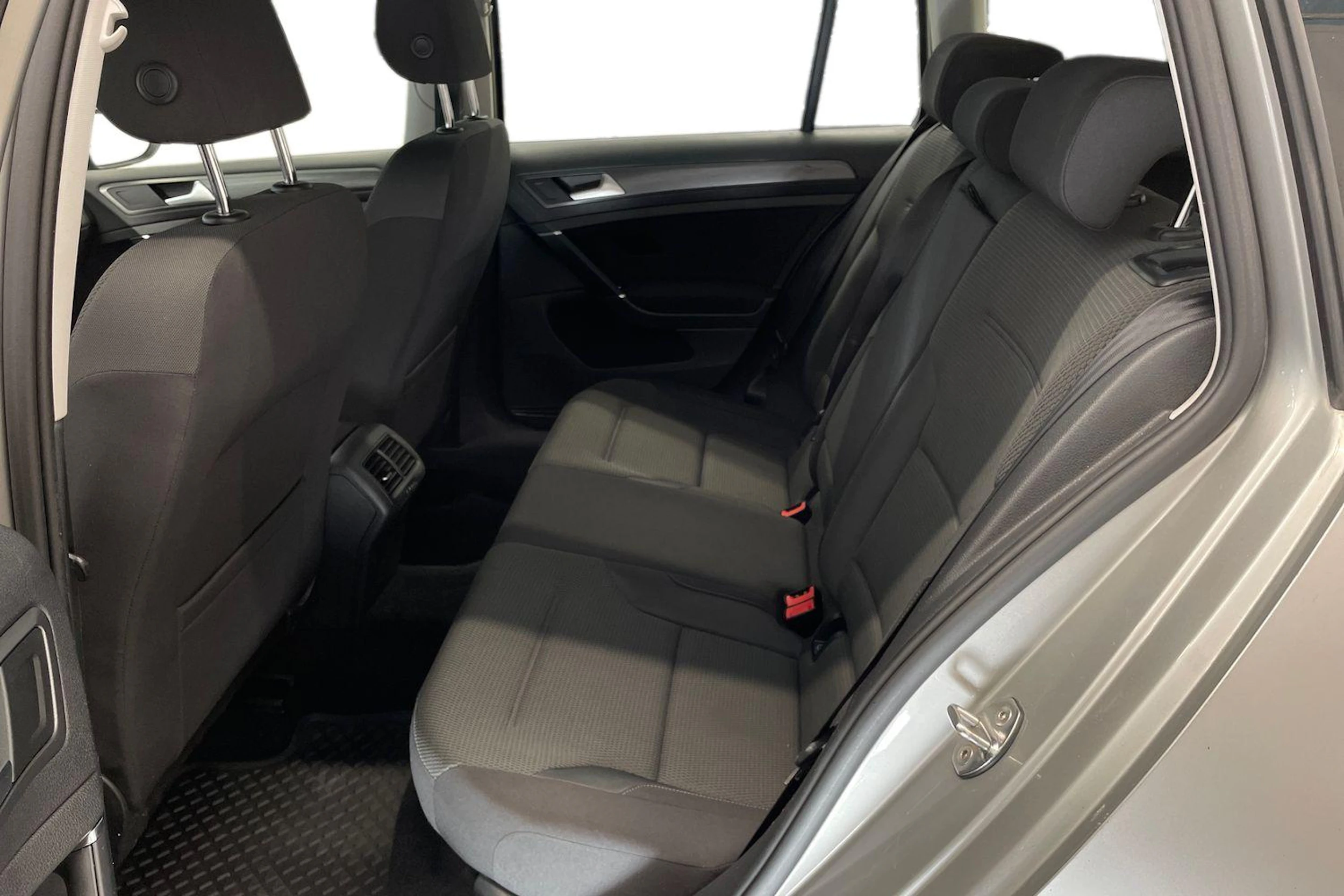 harmaa Volkswagen Golf 2019 kuva 8.