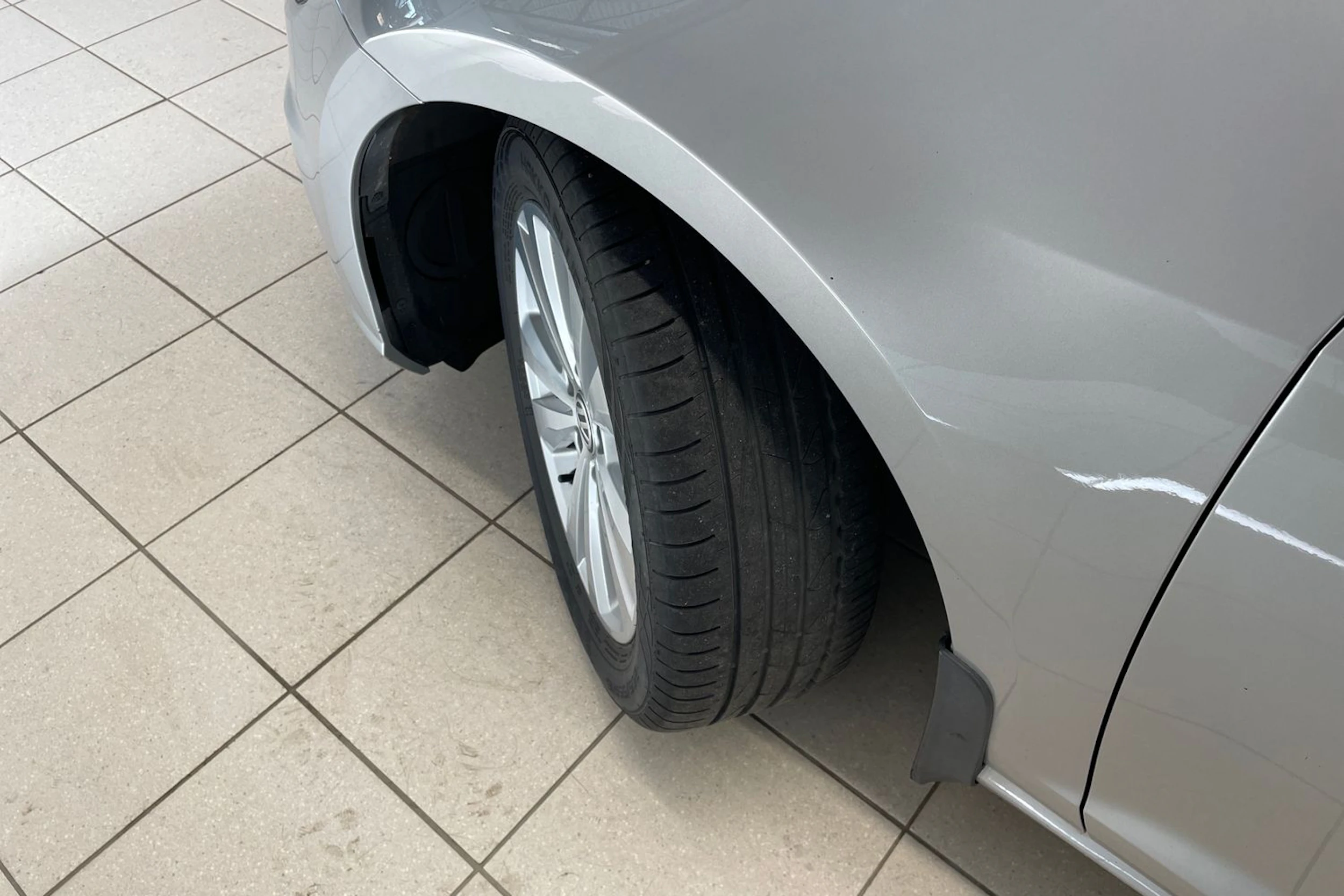 harmaa Volkswagen Golf 2019 kuva 10.