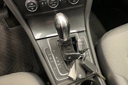 harmaa Volkswagen Golf 2019 kuva 14.