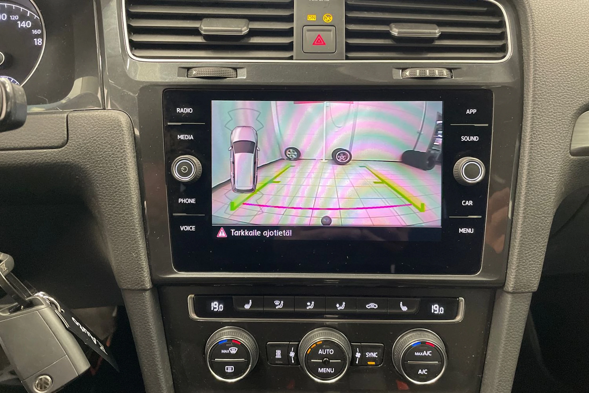 harmaa Volkswagen Golf 2019 kuva 16.