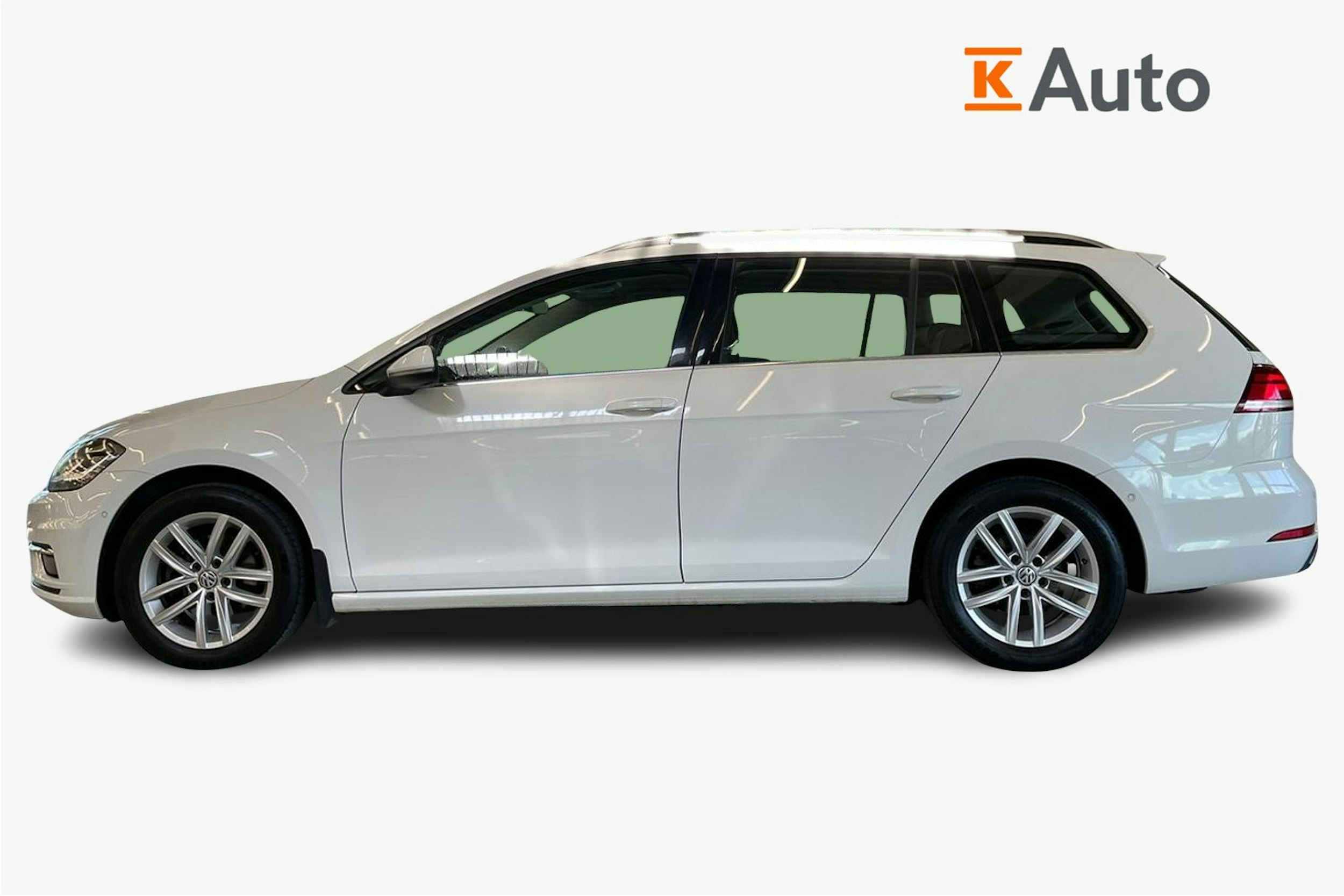 valkoinen Volkswagen Golf 2020 kuva 6.