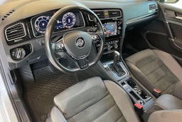valkoinen Volkswagen Golf 2020 kuva 7.