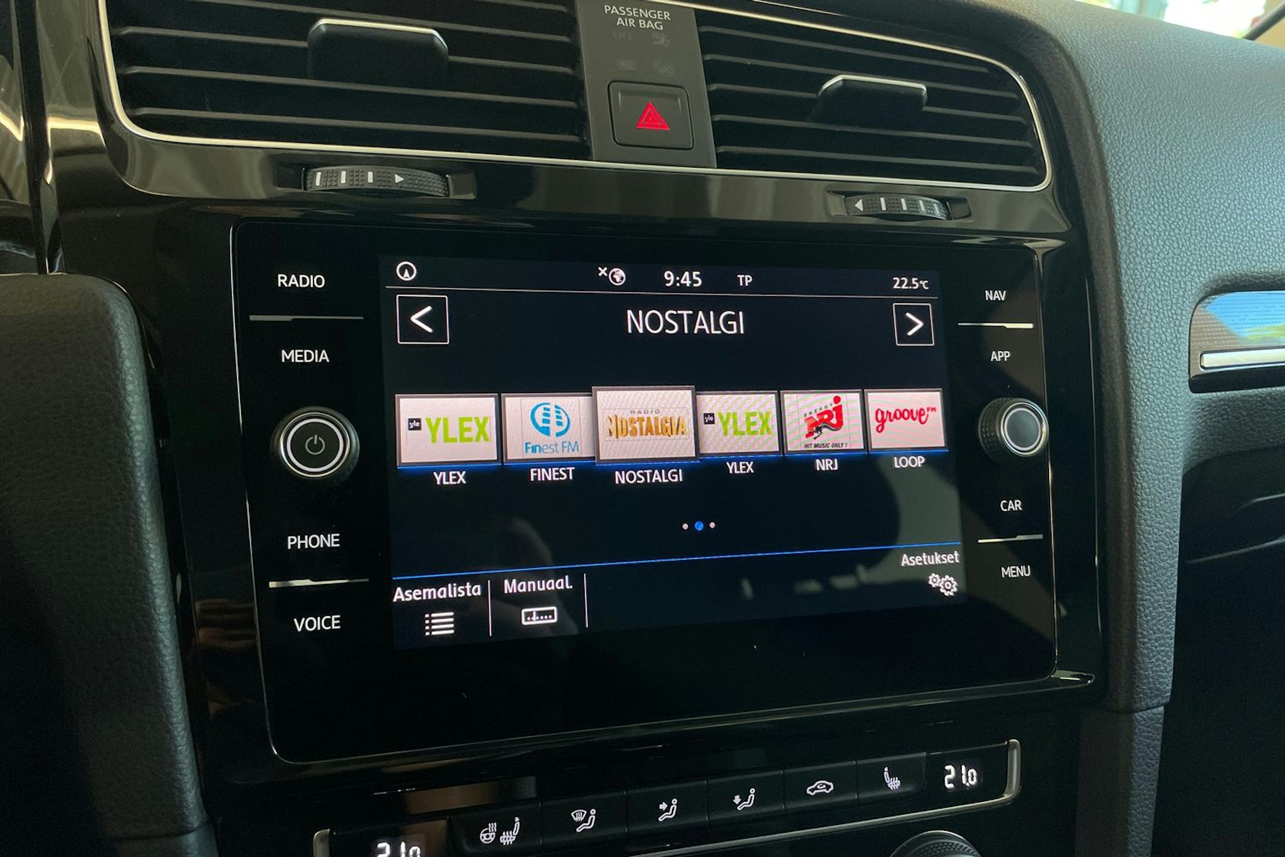 valkoinen Volkswagen Golf 2020 kuva 21.