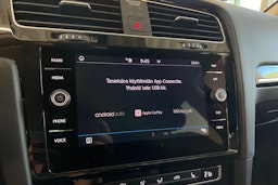 valkoinen Volkswagen Golf 2020 kuva 23.